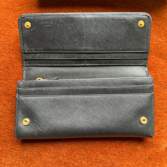 PRADA Large Saffiano Leather Wallet - Picture 3 of 6